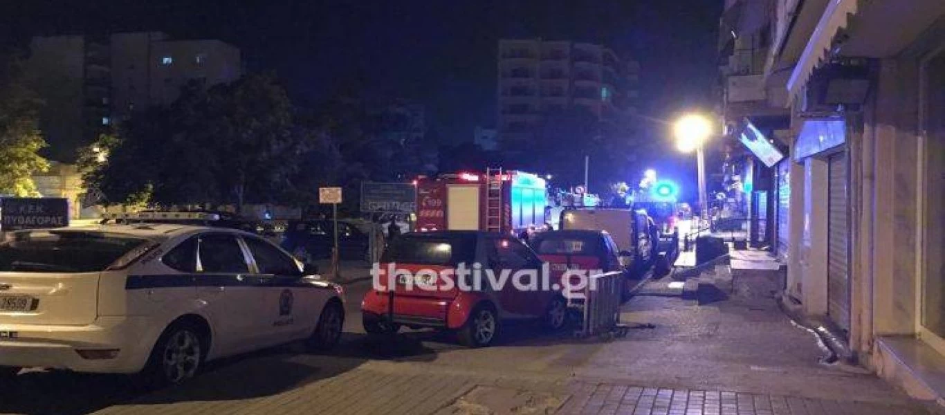 Θρίλερ στη Θεσσαλονίκη: Γυναίκα έπεσε από το δεύτερο όροφο στο φωταγωγό